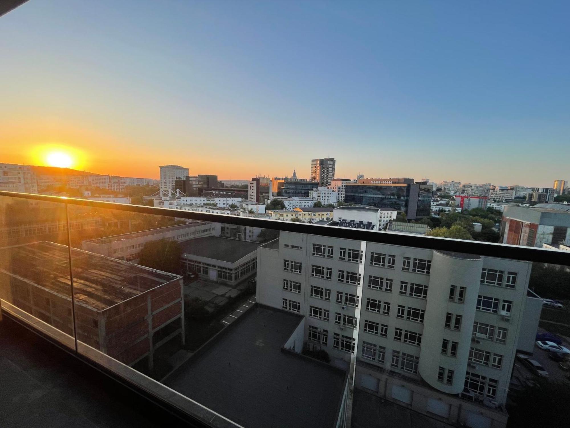 Center Apartment Palas Mall View Яш Екстериор снимка