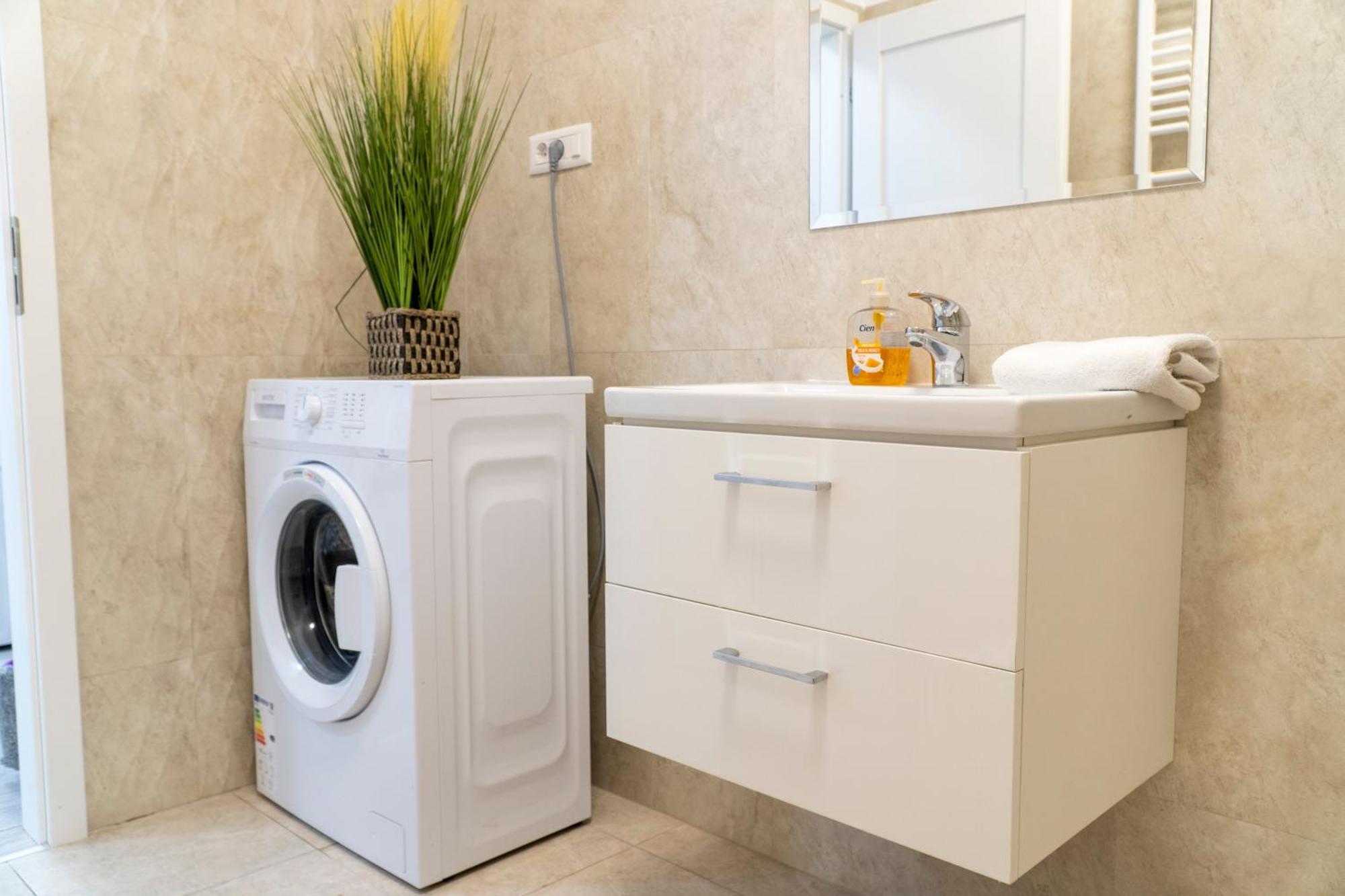 Center Apartment Palas Mall View Яш Екстериор снимка